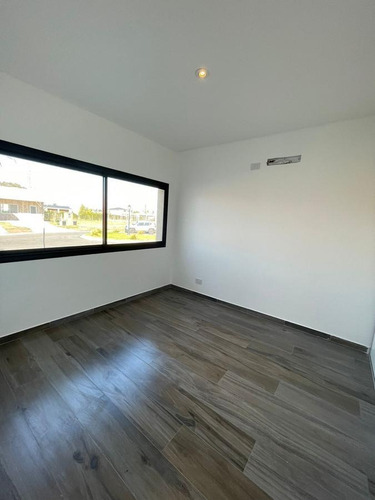 Imagen 15 de 21 de Casa De 4 Ambientes En Venta En San Ramiro, Pilar Del Este.