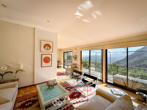 Casa En Venta De 4 Dorm. En Lo Barnechea