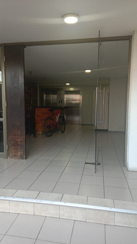 Departamento Remodelado Con Hermosas Áreas Verdes