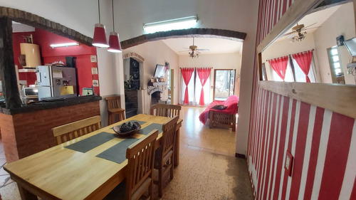 Imagen 3 de 30 de Casa Quinta 4 Ambientes Venta Lujan Pileta. Hermosa Casa En Zona Residencial Y Tranquila. Entorno Ideal Para Tu Familia. Por Precio Y Calidad Nada Igual. Inmobiliaria Profesionalidad Y Seguridad.