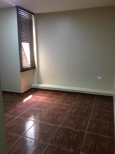 Imagen 10 de 12 de Minidepa De 30 M2 Alt.c.3 Av. La Molina, Incluye Servicios