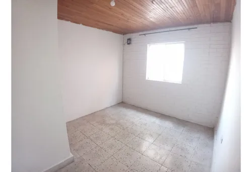Vendo Casa De Dos Niveles En Los Nogales.