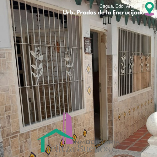 Casa En Venta En La Urb. Prados De La Encrucijada 