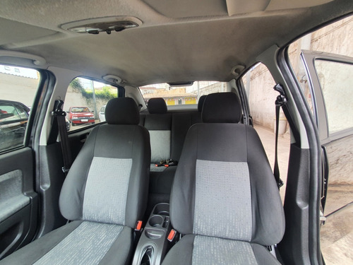 Imagem 6 de 6 de Ford Fiesta Sedan 1.6 8v Flex 2012