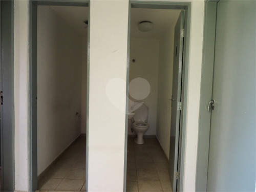 Imagem 20 de 29 de Sobrado Comercial Com Várias Salas E Agradável Jardim./ Locado - Reo514108