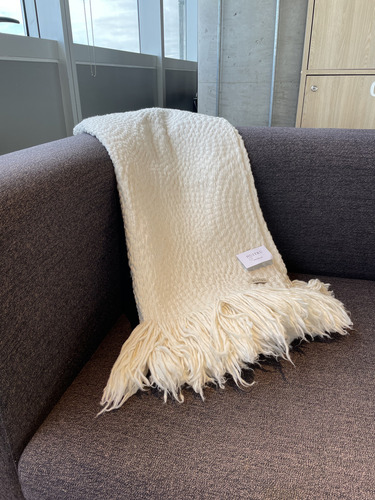 Manta Arezzo Huitrú 130x140 Cm Con Flecos Pie De Cama/sillón