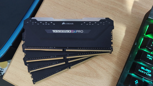 Memoria Corsair Vengeance Pro Rgb Ddr4 8gb 3000 Mhz