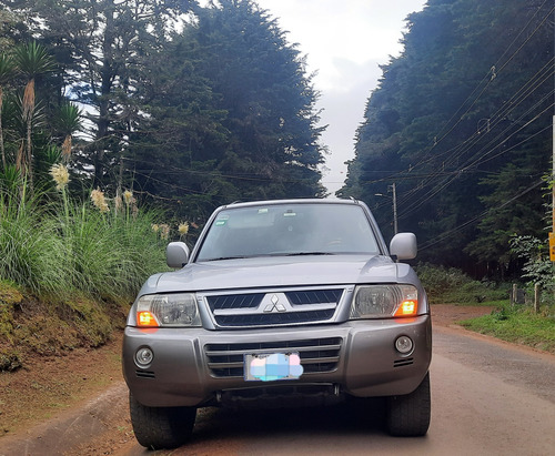 Mitsubishi  2005 Cachetona