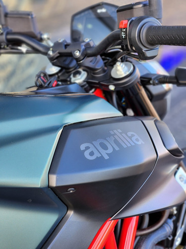 Imagen 7 de 25 de Aprilia Shiver 900cc Italiano 95 Cv Impecable Estado Mp