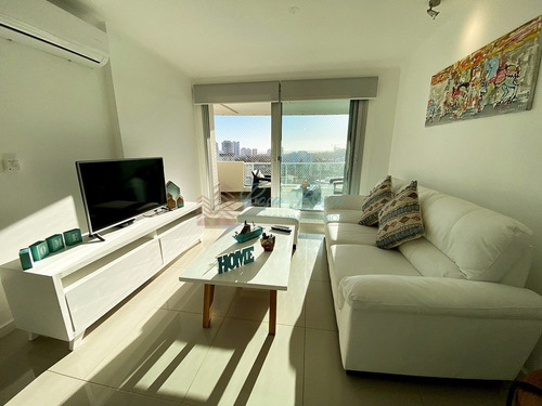 Imagen 2 de 12 de Piso Alto En Wind Tower Orientado A La Puesta Del Sol Precio Destacado!