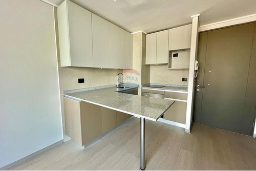 Departamento 1 D/ 1 B Con Amplio Balcón En Ñuñoa
