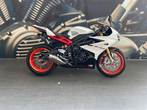 Daytona 675 R 2014