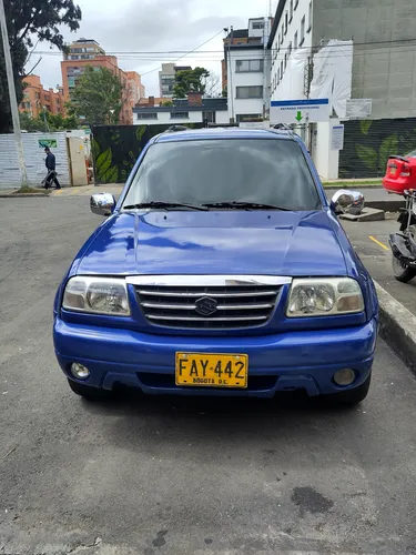 Es Una Camioneta 7 Puestos Con Un Motor V6