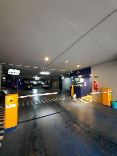 Imagen 4 de 10 de Cochera En Venta - Rosario
