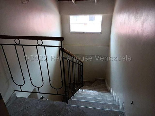 Imagen 13 de 19 de Julio Latouche Rentahouse Vende Townhouse Monteserino San Diego 22-28673