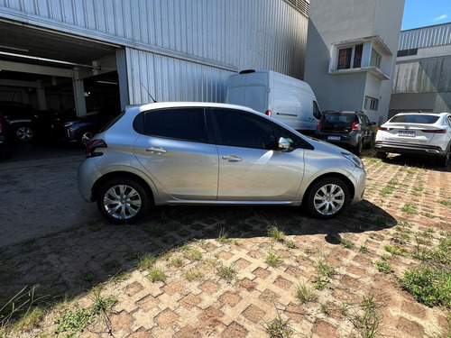 Peugeot 208 1.6 Active