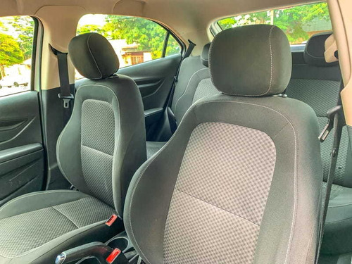 Imagem 9 de 10 de Chevrolet Onix 10mt Joye