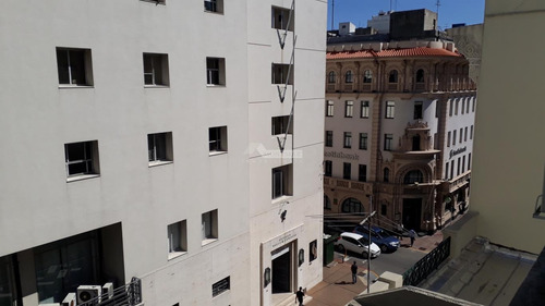 Imagen 1 de 12 de Oficina Ciudad Vieja Alquiler, Rincon Y Misiones, Buen Metraje, 1 Oficina,1 Privado, 3 Baños
