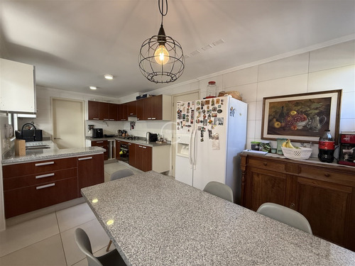 Casa Enaco En Venta De 4 Dorm. En Lo Barnechea