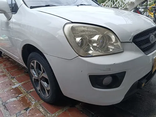 Kia Carens 2.0 Rondo Ex