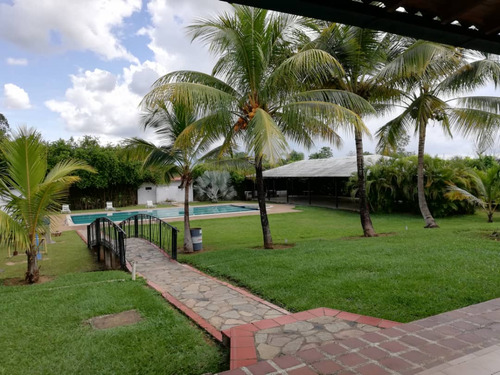 Mini Finca De 4 Hectáreas Con Hermosa Casa Campestre Y Espectaculares Áreas Sociales En Urbanización Privada En Venta Gg