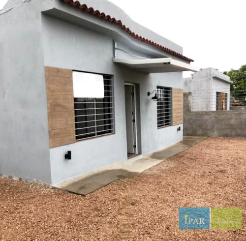 Venta De 3 Casas De 2 Dormitorios. Ideal Inversores!!!