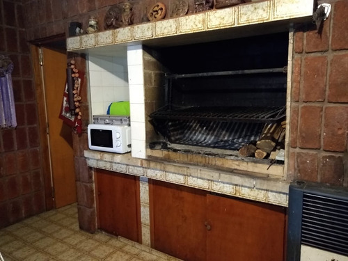 Imagen 28 de 30 de Impecable Chalet En Barrio Parque Luro
