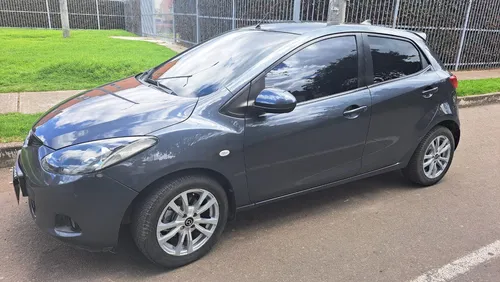 Mazda 2 Automático