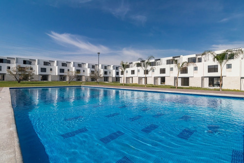 Imagen 2 de 25 de Venta De Casa Con Terraza Al Sur De Cuernavaca