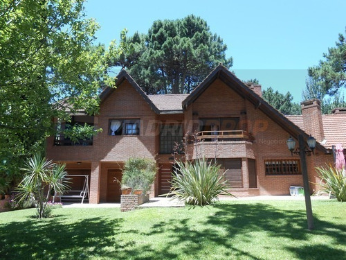 Imagen 1 de 30 de Imponente Mansion En Exclusiva Zona De Bosque - B5