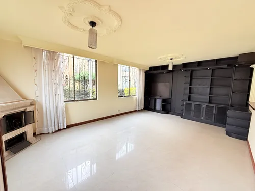 Casa En Venta En Cortijo De Serrzuela. Cod V1967