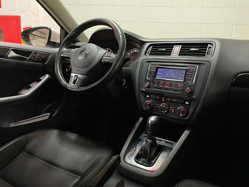 Imagem 8 de 11 de Volkswagen Jetta 2.0 Comfortline Flex 4p Tiptronic