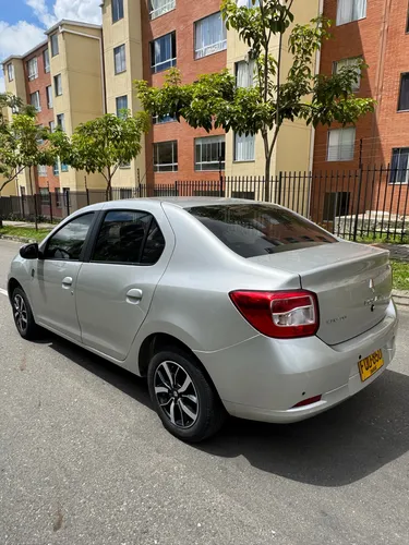 Renault Logan 1.6 Privilege / Intens