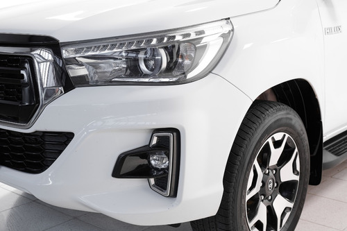 Imagen 6 de 15 de Toyota Hilux 2.8 Dc 4x4 Tdi Srx 2019