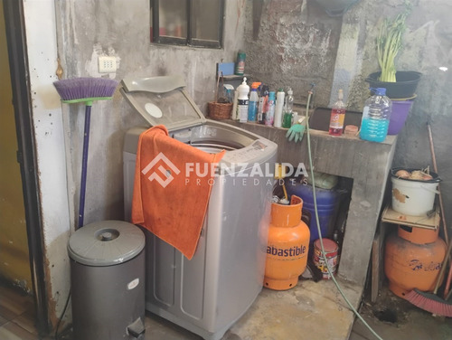 Casa En Venta De 3 Dorm. En La Florida