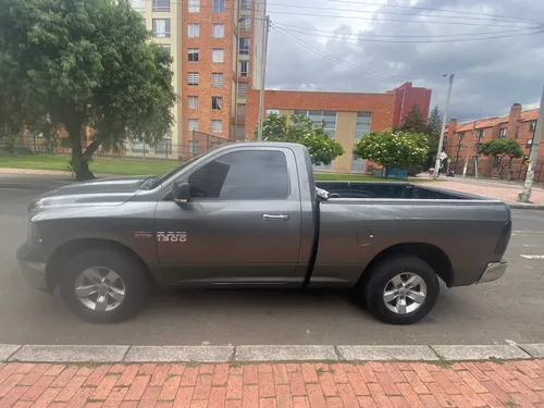 Dodge Ram 5.7 1500 Slt 4x2
