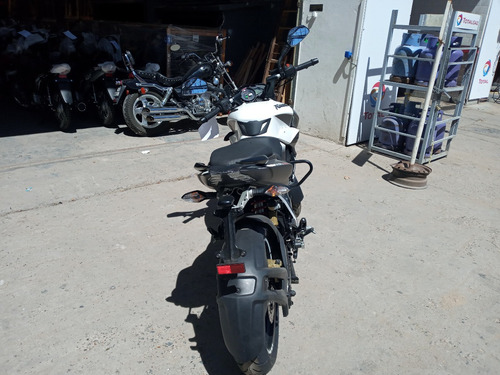 Bajaj Rouser Ns 200 Naked Deportiva 0km Carburador Sin Abs