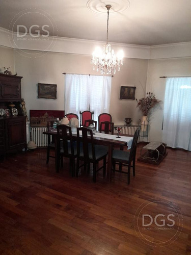 Imagen 18 de 30 de Venta En Block - 2 Viviendas Y 3 Locales Comerciales. -