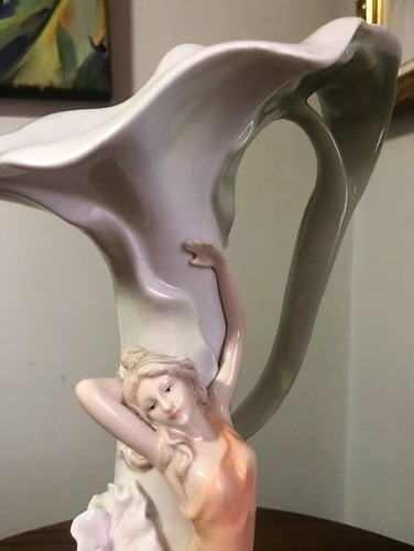 Vaso Porcelana Relevo Mulher 39cm