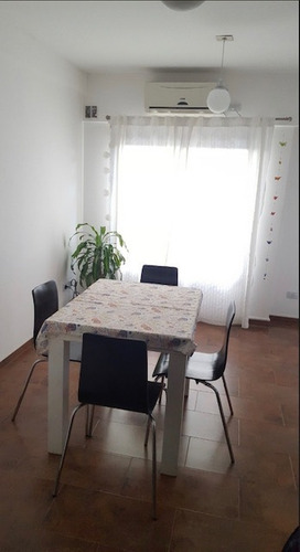 Venta - Departamento 2 Ambientes Con Cochera!