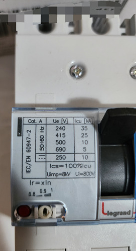 Interruptor Automatico 3p 80a De 25ka Ref 420044 Legrand