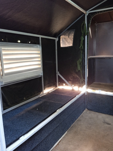 Imagen 3 de 9 de Tráiler Carpa