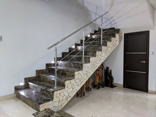 Imagen 7 de 19 de Rosaura Cortez Vende Town House Tipo Villa En Urb Las Chimeneas Res. Aragon