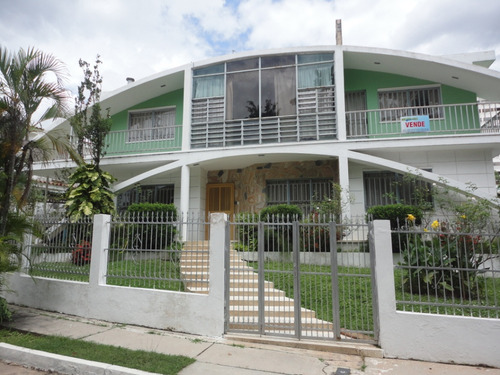 Se Vende Casa En Los Nisperos 