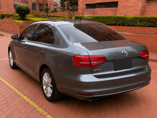 Volkswagen Jetta Comfortline 2.0 Automático  Modelo 2015 