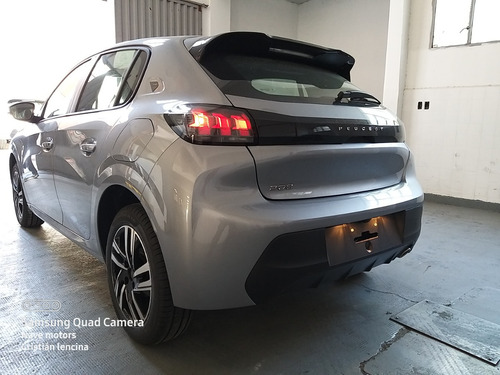 Imagen 5 de 25 de Peugeot 208 Roadtrip 1.6l Am23 0km L