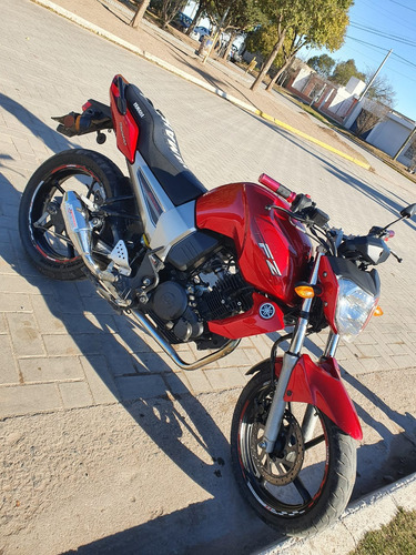 Yamaha  Fz16 