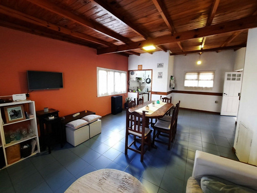 Imagen 13 de 18 de Casa Amplia Y Reciclada En Esquina. Excelente Barrio
