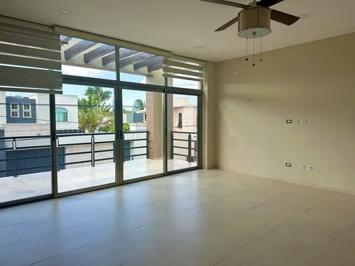 Residencia En Venta En Benito Juarez Norte Con Area De Fiestas Bar