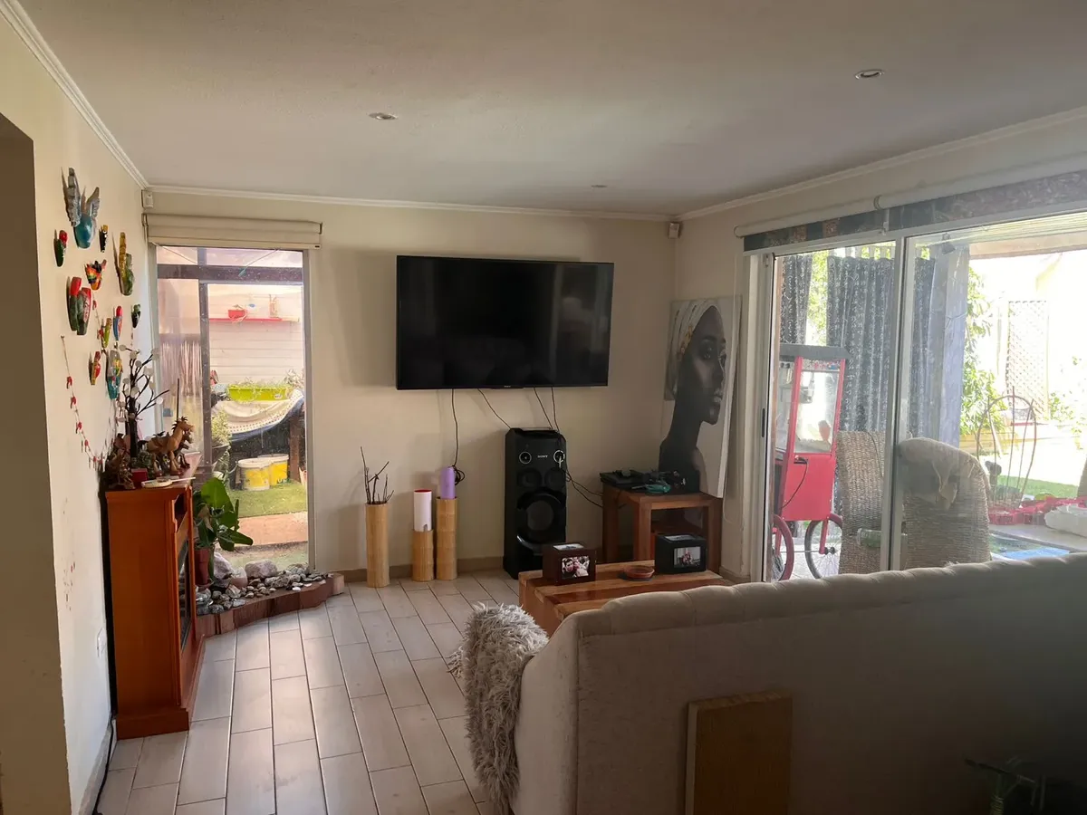 Imagen 3 de 18 de Casa Con Piscina En Condominio Cántaros De Buin